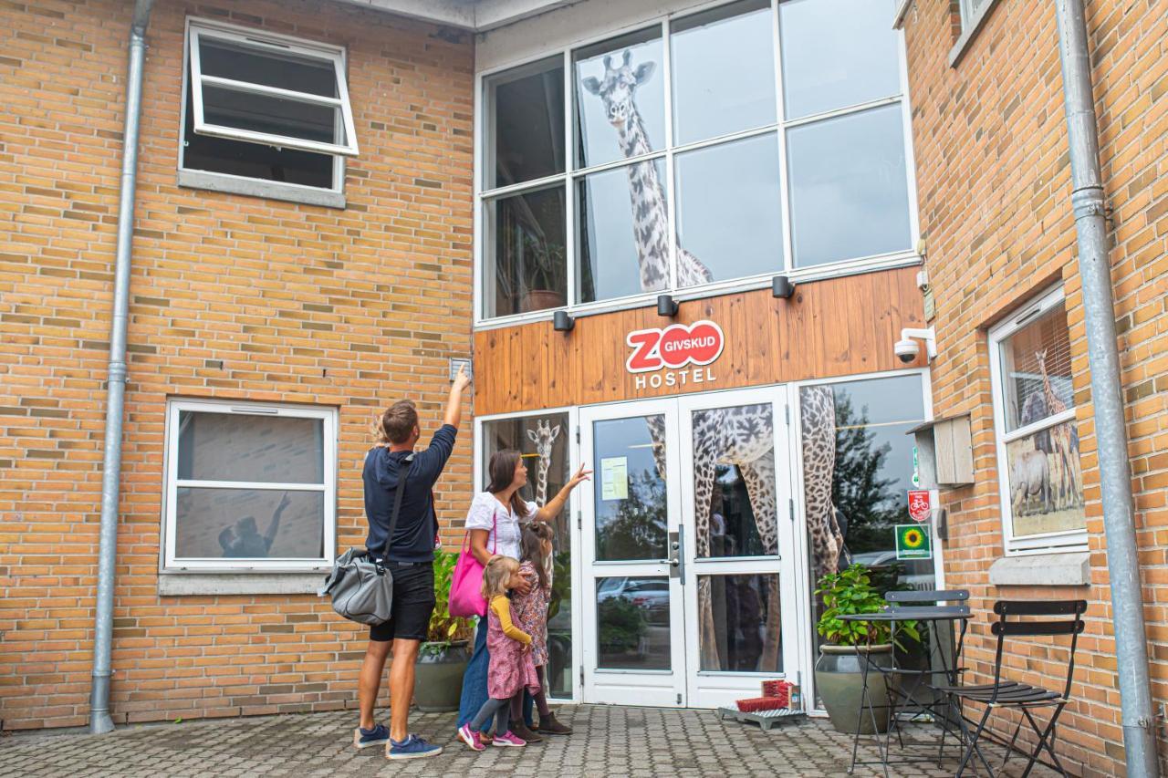 Givskud Zoo Hostel Exterior foto